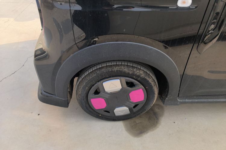 吉利银河 2025款 210km 熊猫卡丁车身外观6007