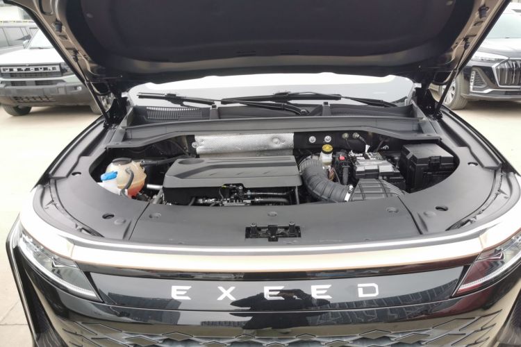 星途瑶光 2023款 400T 两驱优享飞鱼版机舱底盘24