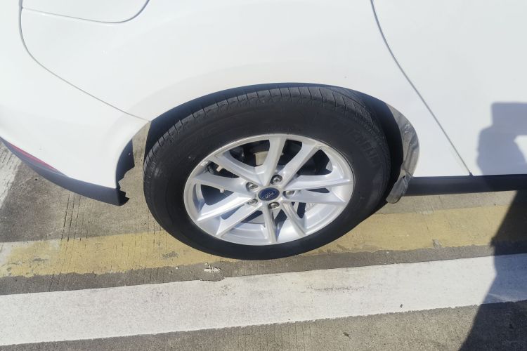 福特 福克斯 2018款 两厢经典 EcoBoost 180 自动精英型车身外观6004