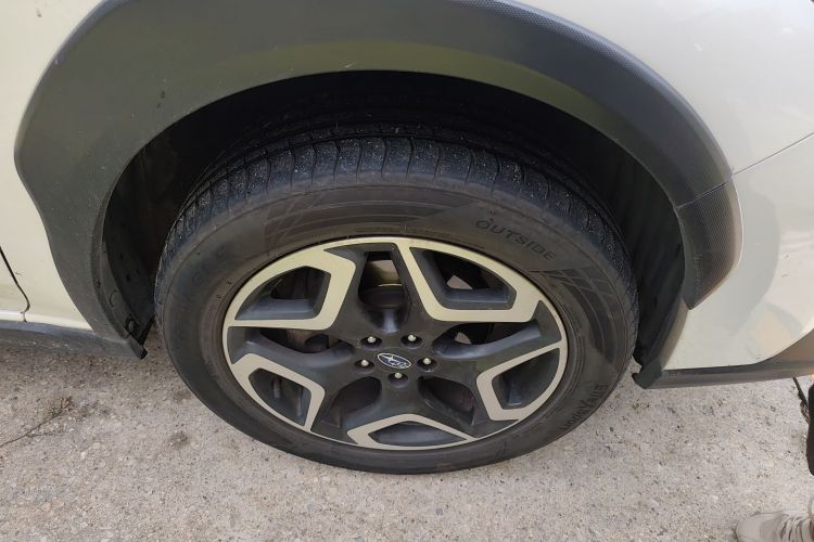 斯巴鲁XV 2019款 2.0i 全驱豪华版EyeSight 国V车身外观10