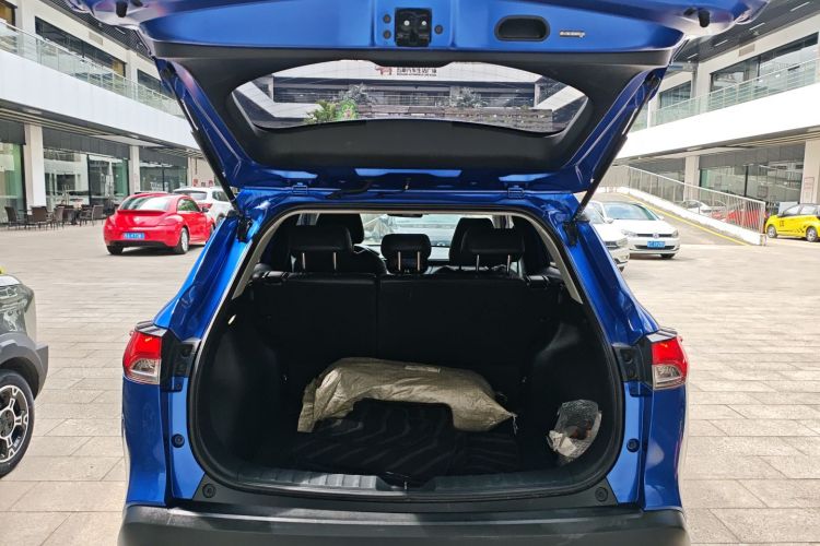 丰田 卡罗拉锐放 2022款 2.0L 先锋版机舱底盘23