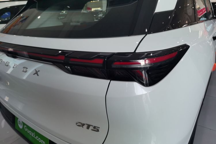 ARCFOX极狐 极狐 阿尔法T5(ARCFOX αT5) 2024款 520 PRO车身外观6006