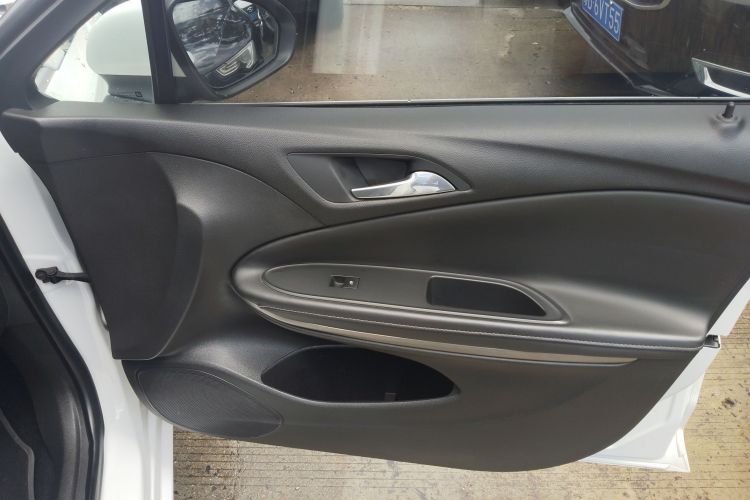 别克 威朗 2017款 三厢 20T 双离合精英型中控内饰42