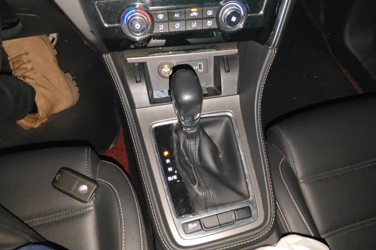 名爵 MG6 2019款 20T 自动运动版中控内饰18