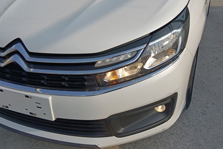 雪铁龙C4L 2015款 1.8L 手动领先版局部细节36