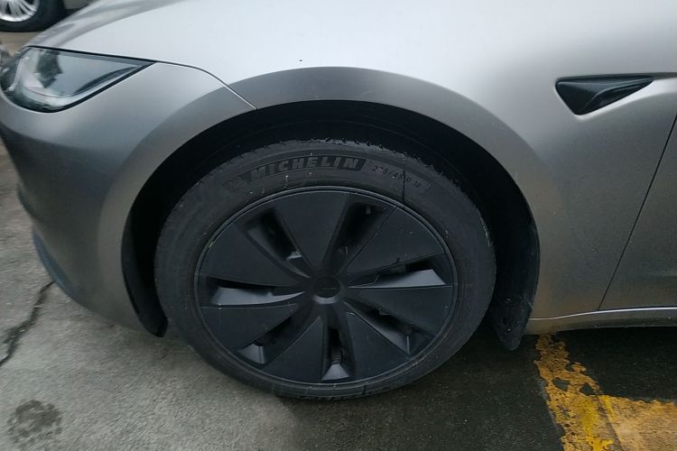 特斯拉 Model 3 2023款 后轮驱动版车身外观6007