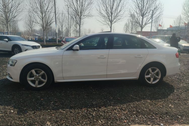 奥迪A4L 2015款 35 TFSI 自动标准型车身外观4