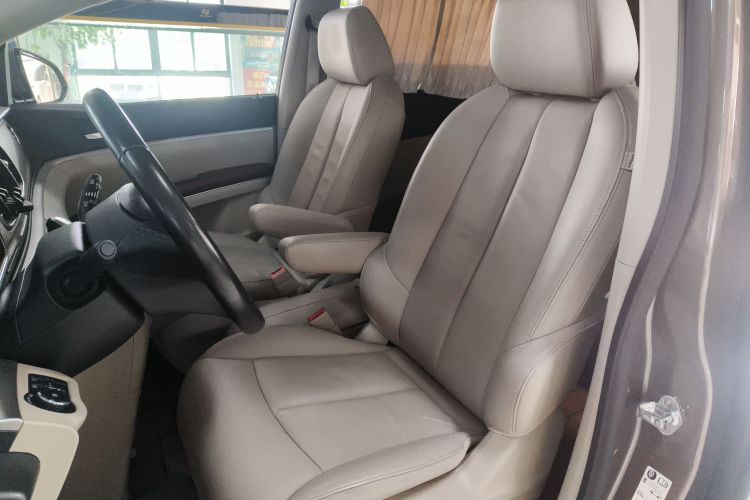 别克GL8 2018款 28T 豪华型 国VI中控内饰19