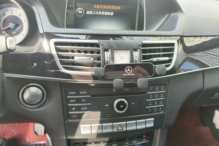 奔驰E级 2015款 E 200 L 运动型中控内饰16