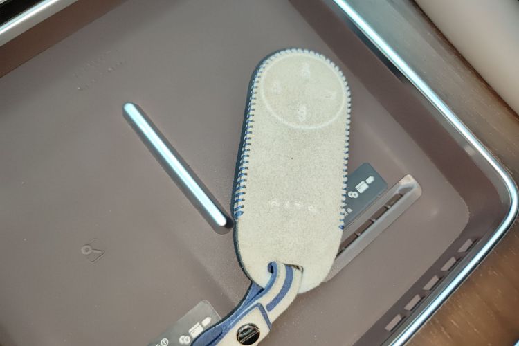 鸿蒙智行 问界M9 2024款 增程 Ultra版 52kWh 5座版中控内饰7001