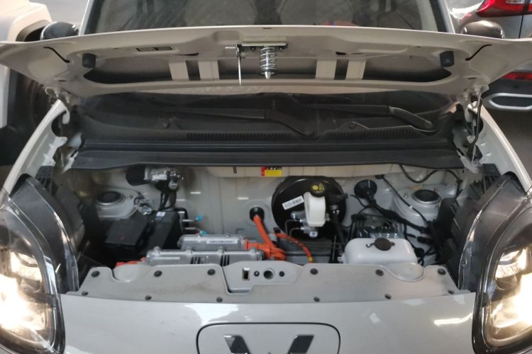 五菱汽车 宏光MINIEV 2025款 四门版 进阶款机舱底盘24