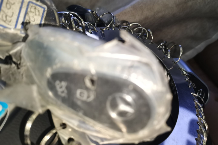 奔驰GLE 2024款 改款 GLE 350 4MATIC 时尚型中控内饰11