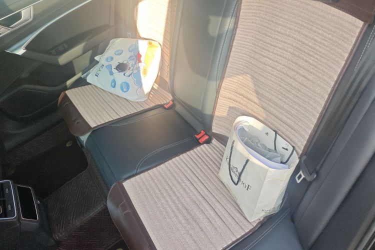 奥迪A6L 2024款 45 TFSI quattro 臻选动感型中控内饰21