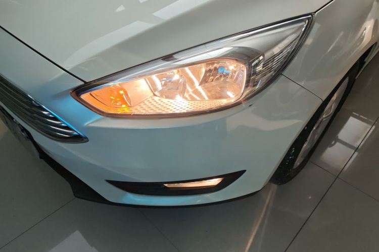 福特 福克斯 2017款 三厢 1.6L 自动舒适型智行版局部细节36