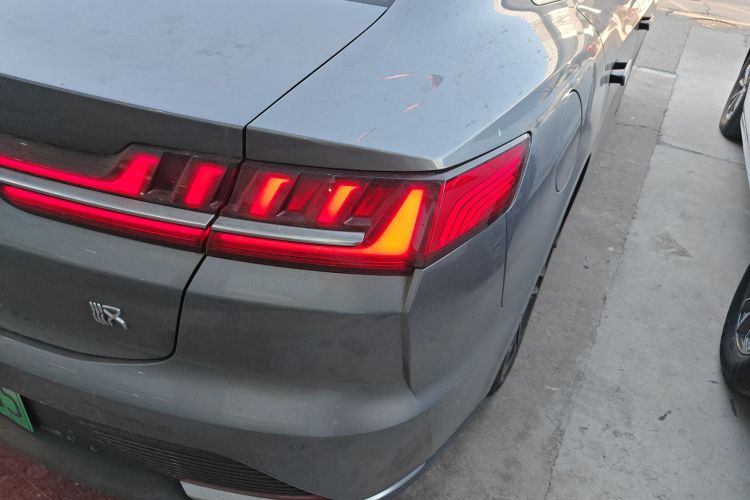 比亚迪 汉 2020款 EV 超长续航版尊贵型车身外观9