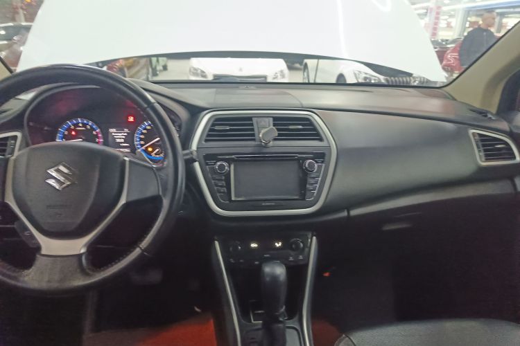 铃木 锋驭 2014款 1.6L CVT两驱精英型中控内饰16