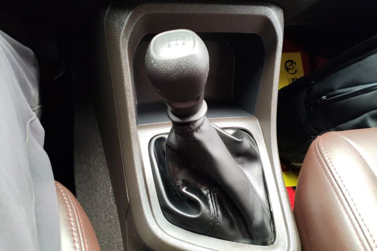 五菱汽车 五菱宏光V 2022款 1.5L劲取版电动助力LAR中控内饰18