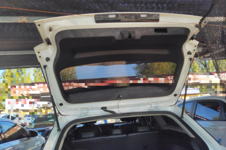 宝骏RC-5 2020款 RC-5W 1.5T CVT智耀豪华型局部细节23