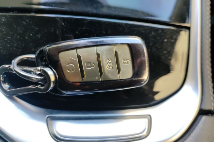 长安CS85 COUPE 2019款 1.5T DCT动版 国VI中控内饰11