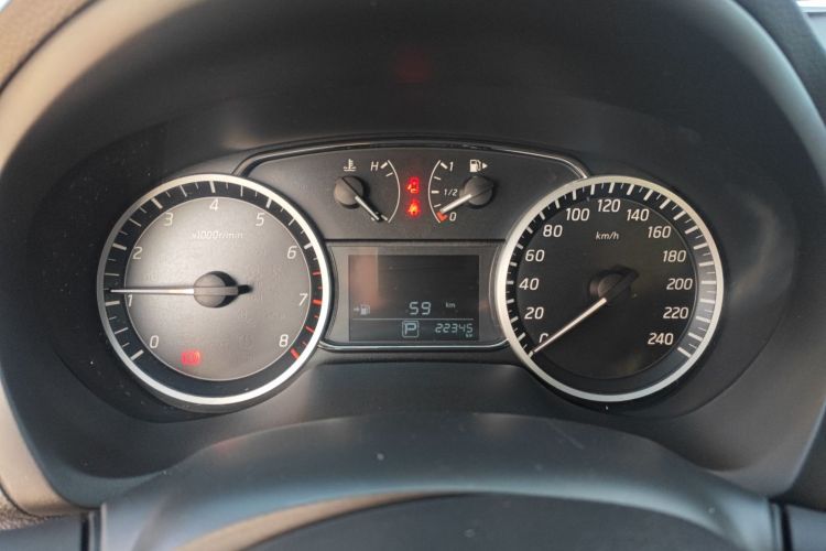 日产 轩逸 2024款 经典 1.6XE CVT舒适版中控内饰14