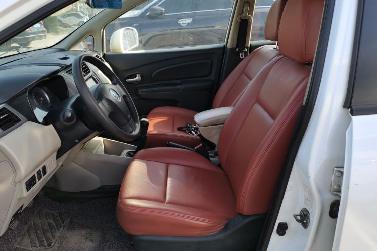 启辰R50 2015款 1.6L 手动时尚版中控内饰19