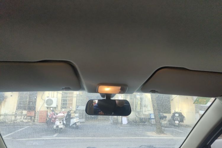 五菱汽车 五菱宏光 2018款 1.5L S标准型L2B中控内饰22