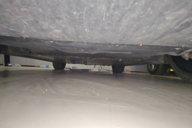 特斯拉 Model Y 2022款 后轮驱动版局部细节9008