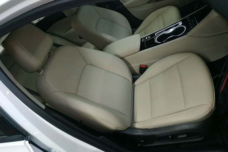 别克 君威 2020款 552T 精英型局部细节41