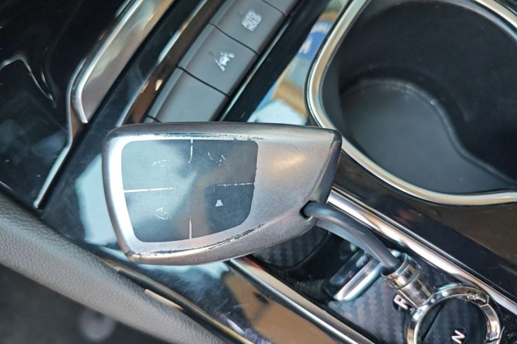 别克 2021款 昂科威Plus 652T 五座豪华型中控内饰7001