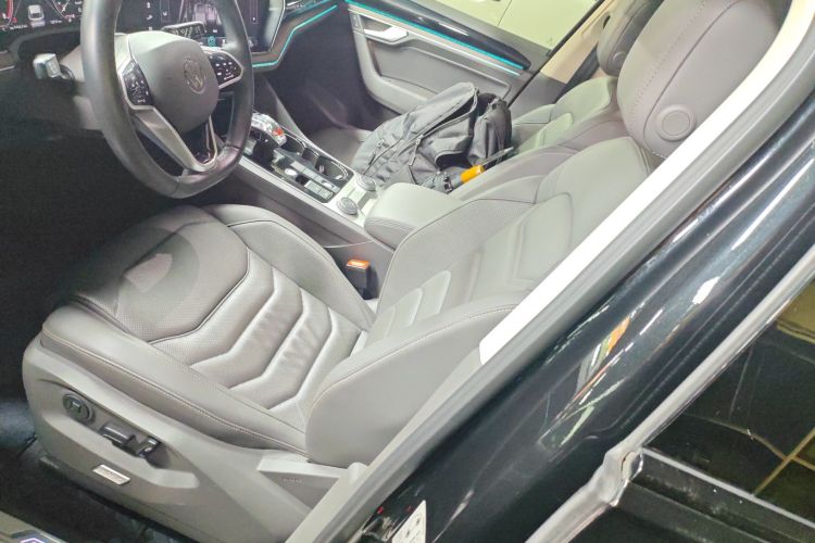 大众 途锐 2022款 3.0TSI 锐享版 曜黑运动套装局部细节19