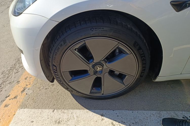 特斯拉 Model 3 2022款 后轮驱动版车身外观6007