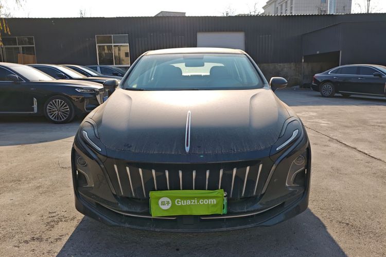 红旗E-QM5 2023款 改款 基础出行版车身外观2