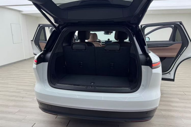 蔚来ES8 2024款 75kWh机舱底盘23