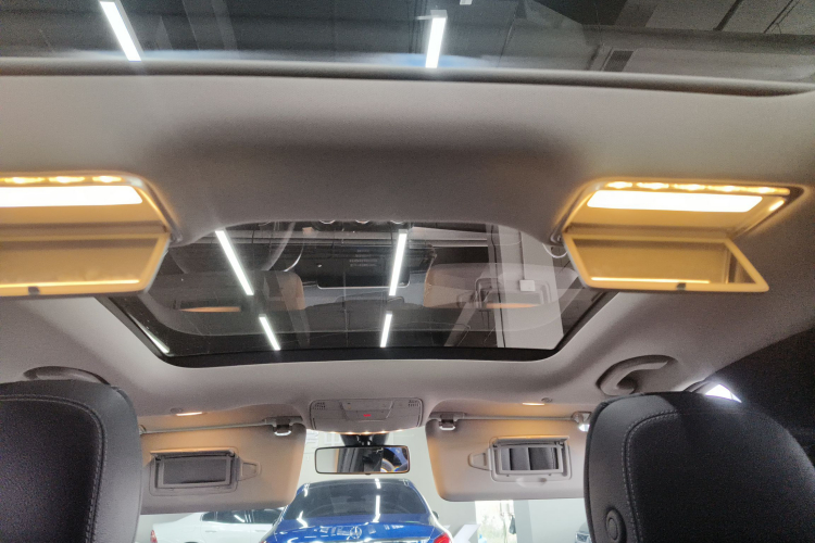 奔驰C级 2021款 C 200 L 时尚型运动版中控内饰22