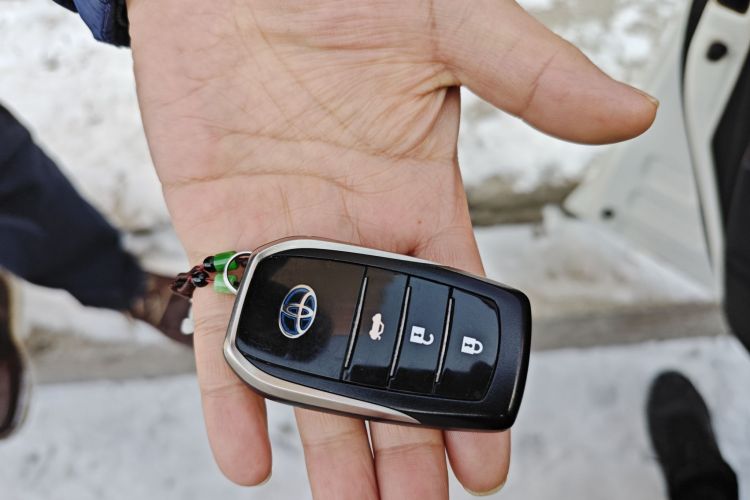 丰田 卡罗拉 2016款 双擎 1.8L E-CVT豪华版中控内饰11