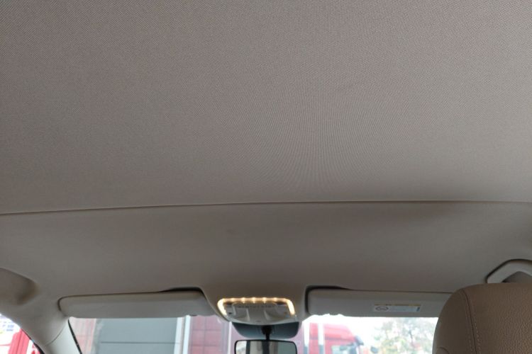 奔驰 威霆 2018款 2.0T 精英版 7座 国VI中控内饰22