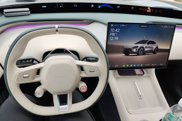 小米汽车 小米YU7 2025款 超长续航四驱Pro版中控内饰14