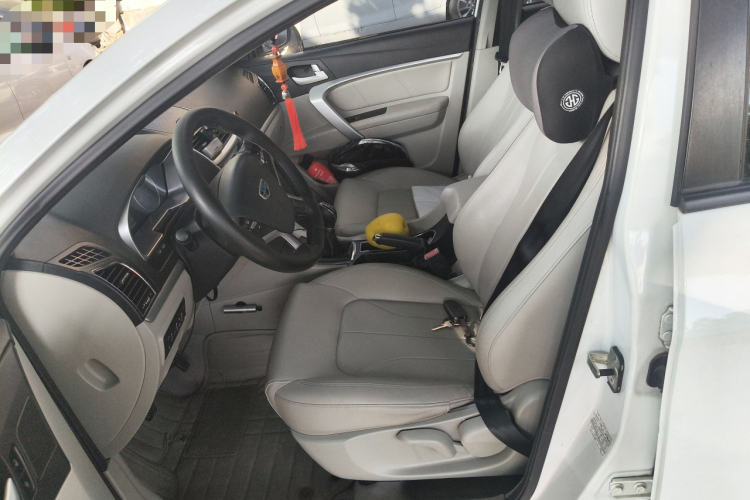吉利汽车 帝豪 2016款 三厢 1.5L 手动豪华型中控内饰19