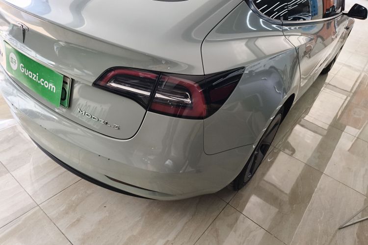 特斯拉 Model 3 2022款 后轮驱动版车身外观9