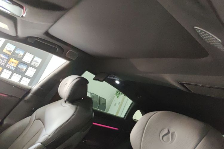 腾势Z9 2024款 1100km 四驱Max版中控内饰22