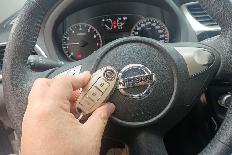 日产 轩逸 2018款 1.6XV CVT尊享版中控内饰7001