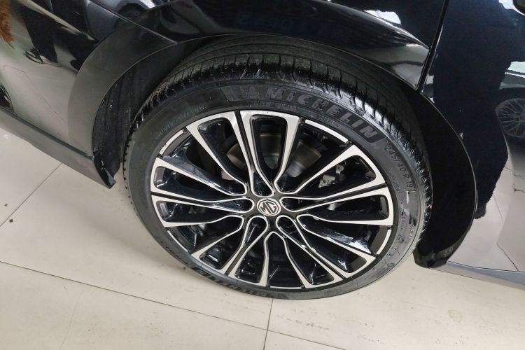 名爵 MG7 2023款 1.5T DCT至美优雅版车身外观6008