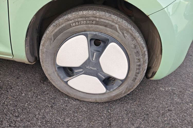 长安启源 长安Lumin 2023款 301km 蜜沁款车身外观10