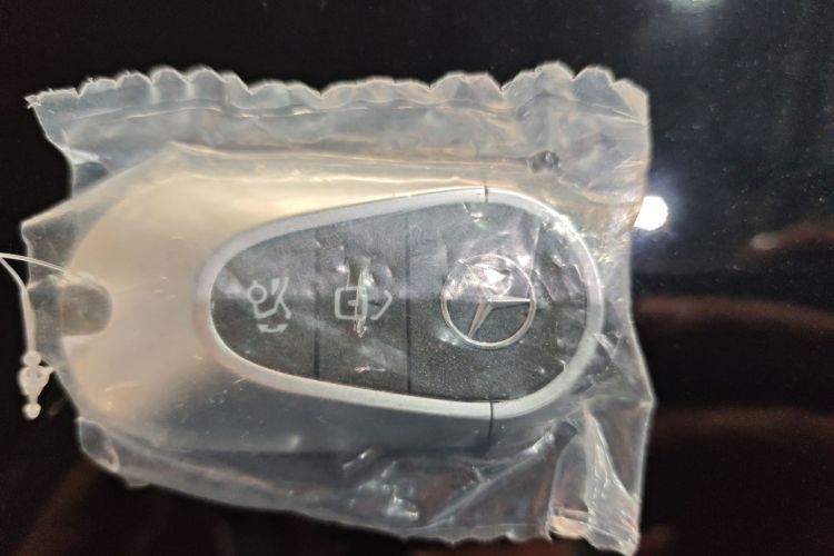 奔驰GLC 2025款 改款 GLC 300 L 4MATIC 动感型 5座中控内饰11