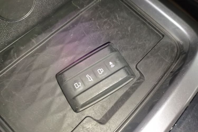 坦克300 2021款 越野版 2.0T 征服者中控内饰7001