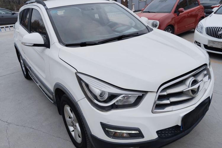 海马S5 2015款 1.5T CVT豪华型车身外观3