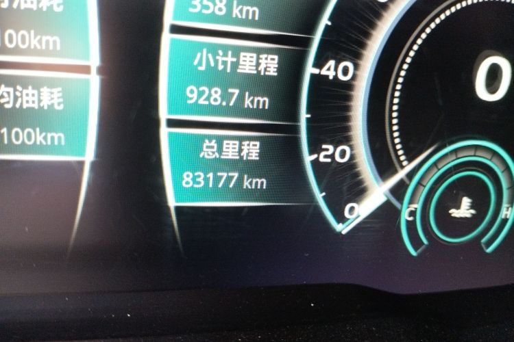 众泰T700 2017款 1.8T 双离合尊贵型中控内饰15