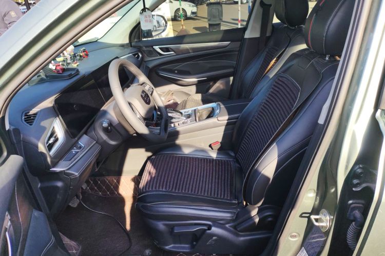 蓝电E5 2023款 1.5L DE-i 100KM畅享型 7座中控内饰19