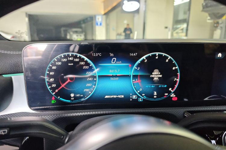 奔驰A级AMG(进口) 2022款 AMG A 35 4MATIC中控内饰14