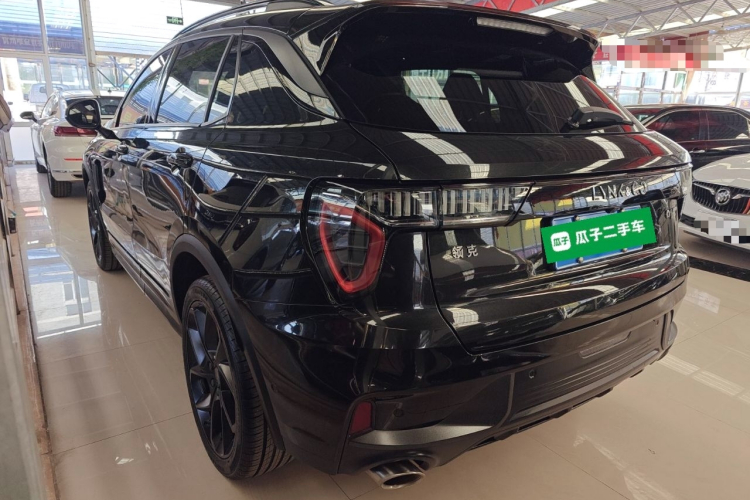 领克01 2021款 2.0TD 四驱暗夜版车身外观4